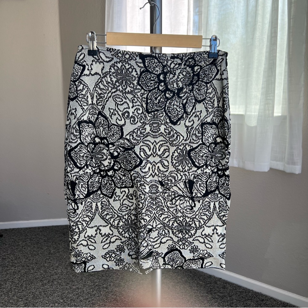 NWT St. John Pencil Skirt Knit Floral Design
